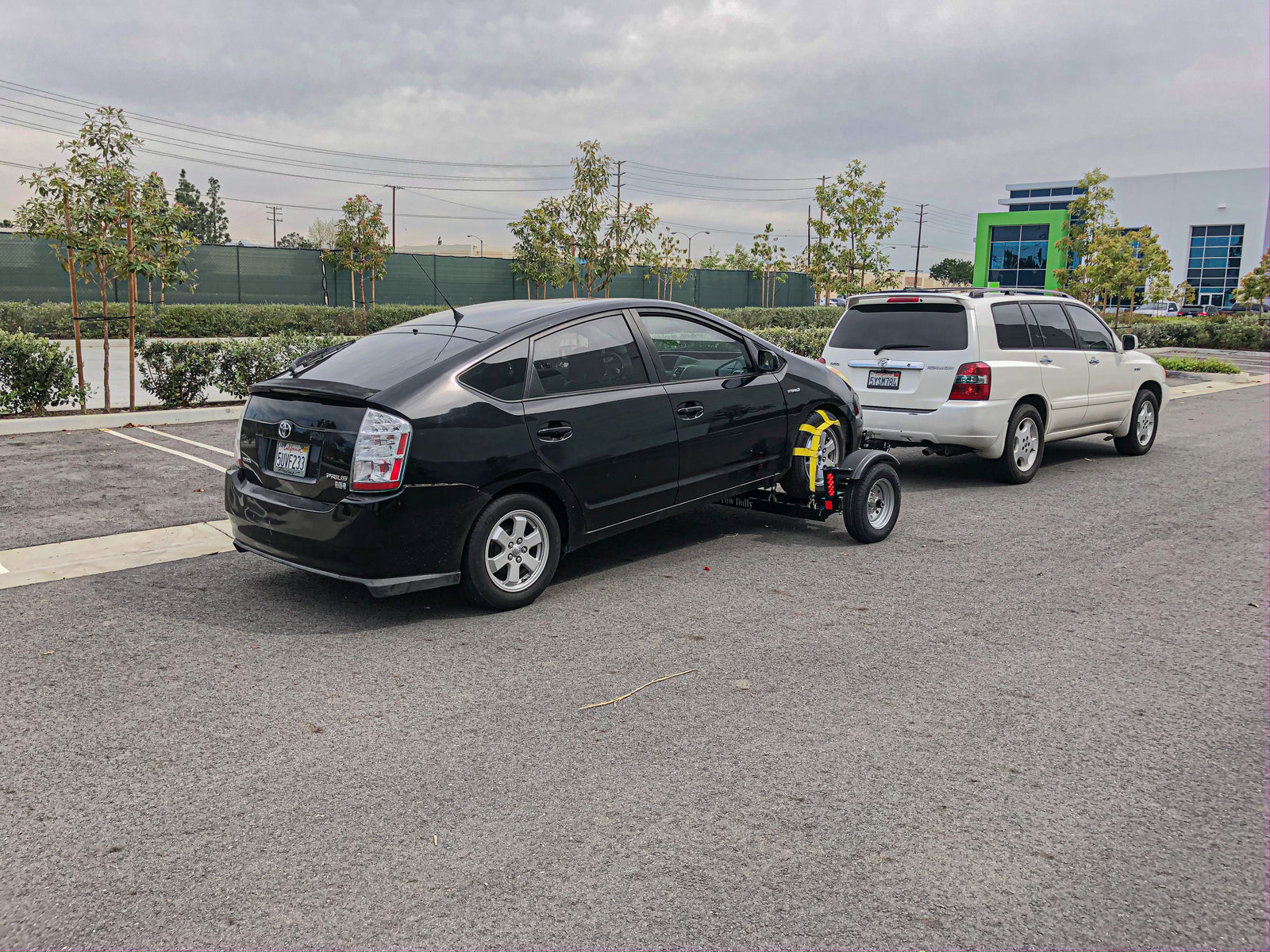 Can Your Car Be Towed On A Tow Dolly?