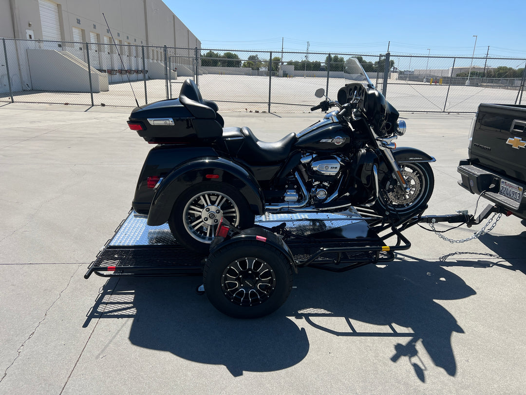 Motorcycle stand up bike trailer design to haul bikes like can am spyder